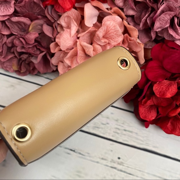 Multifunctional Vegan Leather Crossbody Purse - Picture 12 of 16